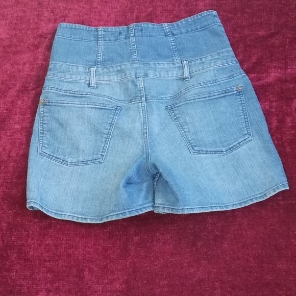 Forever 21 High Waisted Button Front Denim Shorts Size 29 - Picture 2 of 8